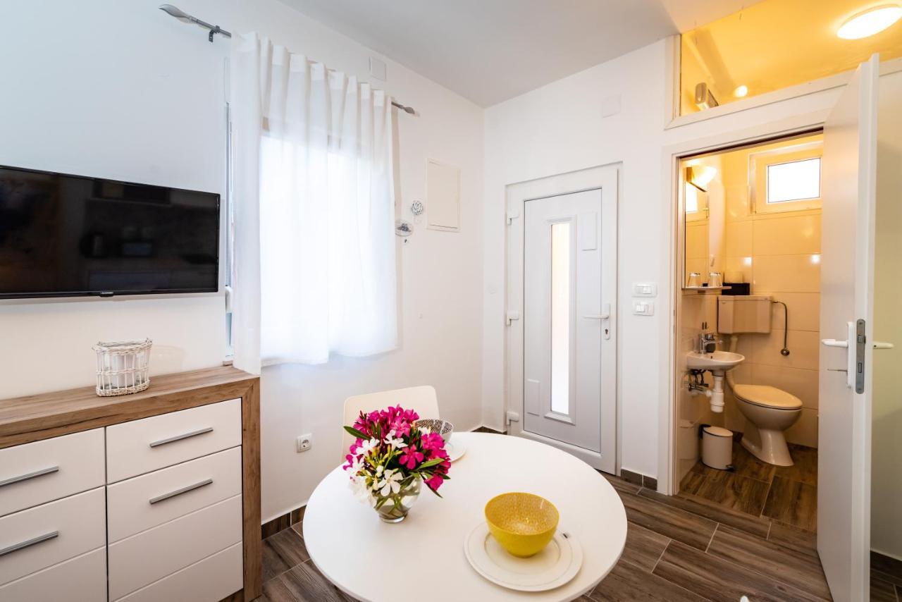 Studio Apartment Gina ザダル エクステリア 写真